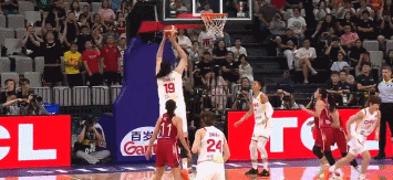 华体会网址-宫鲁鸣：张子宇具备独特的先天条件，经验和技术需要在实战中提高