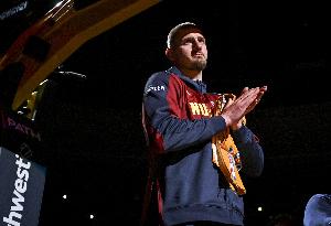 华体会官网-各种神仙球约基奇三节打卡18中8轰27+14+6 正负值+28