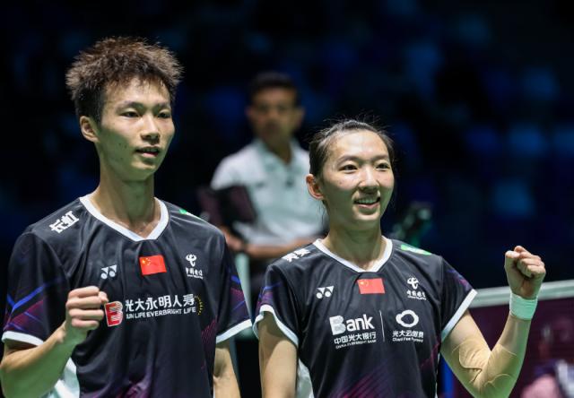 华体会手机网页版-两对男双均折戟半决赛 国羽仍可冲击法国赛四金